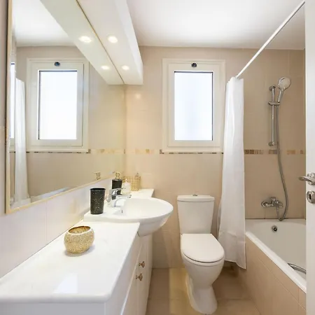 Вилла Aria Латхи